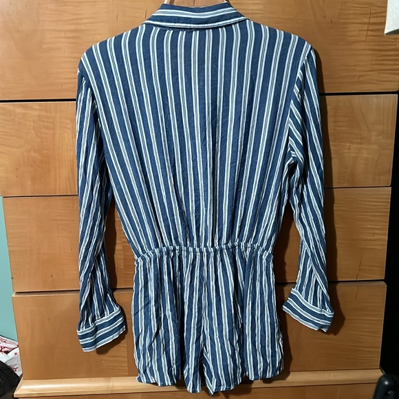 Blue Long Sleeve Shorts Romper Size Small by Winds of Change - Picture 3 of 4